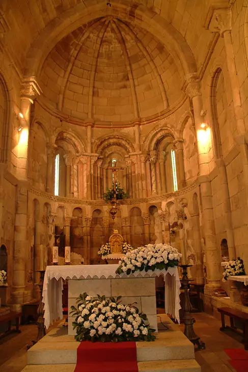 Igreja_Romnica_de_Fontarcada__-_Interior