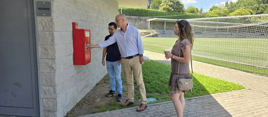 Autarquia coloca sinalética de segurança e extintores no edifício de apoio do Campo Municipal de Futebol