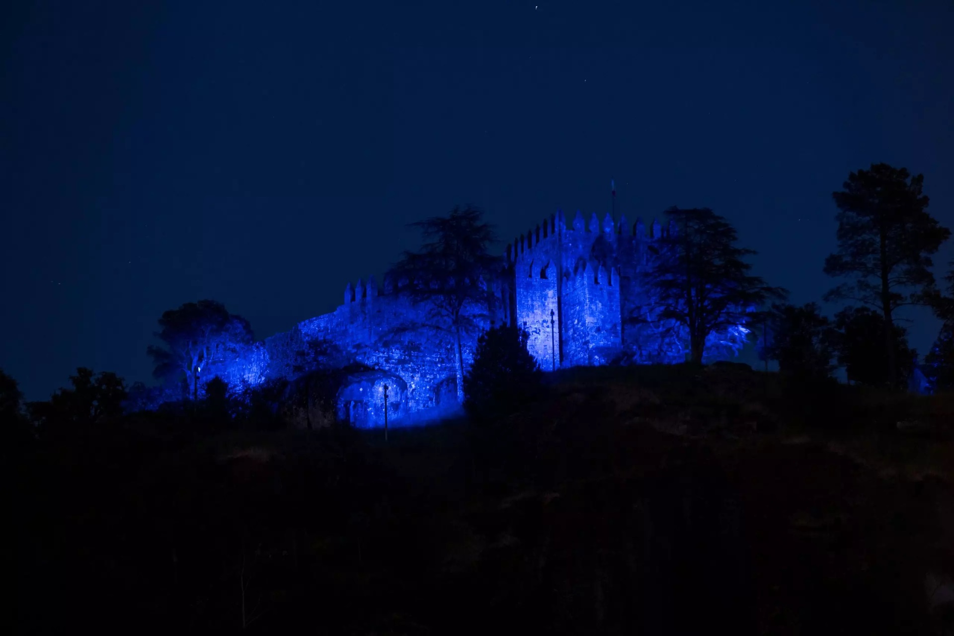 Iluminação dos edifícios municipais com as cores da bandeira europeia