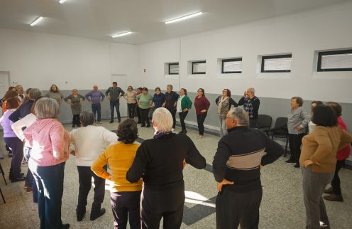 Primeira sessão do Centro de Convívio de Garfe com casa cheia