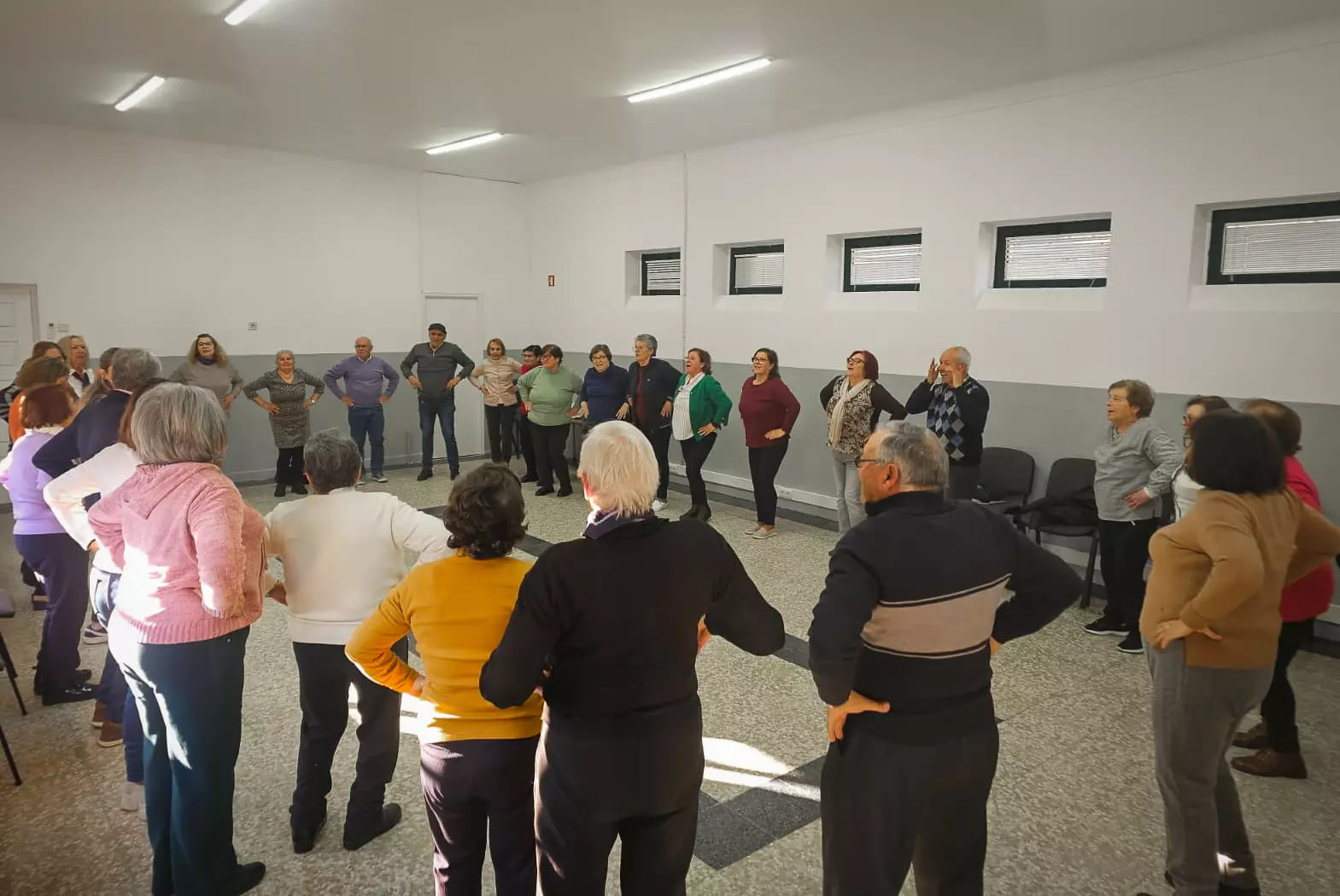 Primeira-sessao-do-Centro-de-Convivio-de-Garfe-com-casa-cheia- (1)