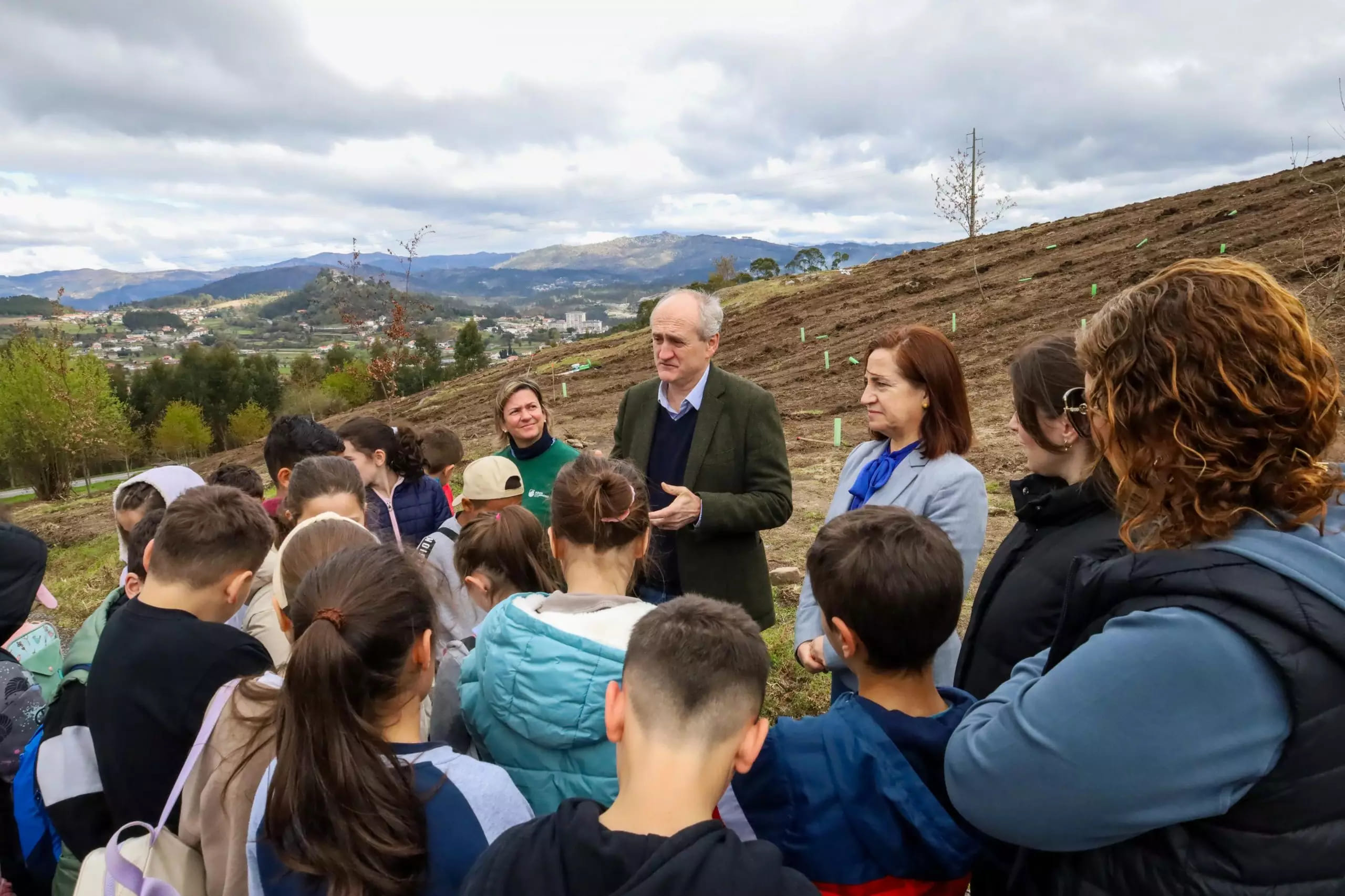 1000-arvores-plantadas-no-ambito-da-iniciativa-Marco-Verde-FOTO-scaled (1)