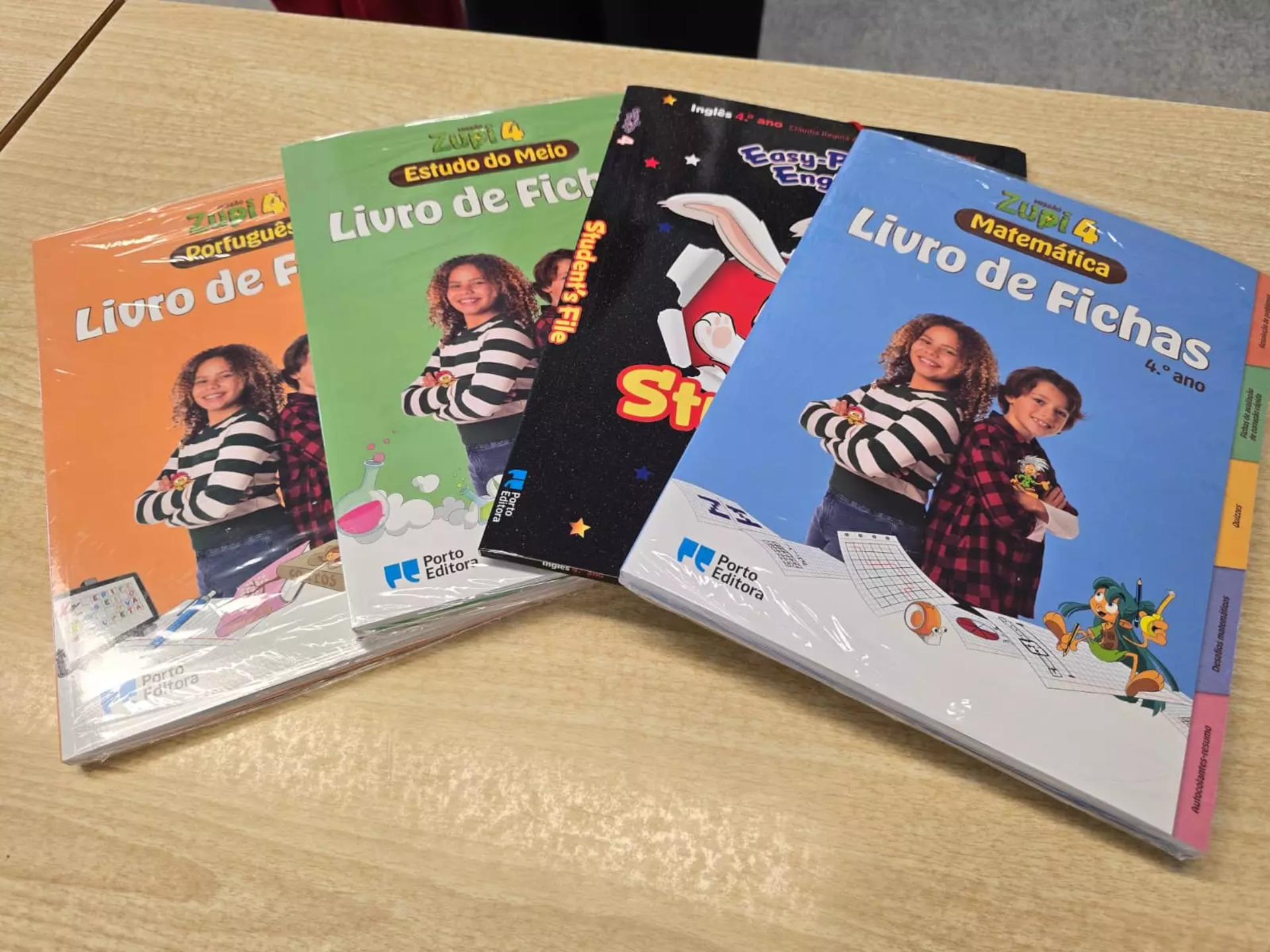 Câmara Municipal ofereceu livros de fichas aos alunos do 1.º ciclo – educação com investime...