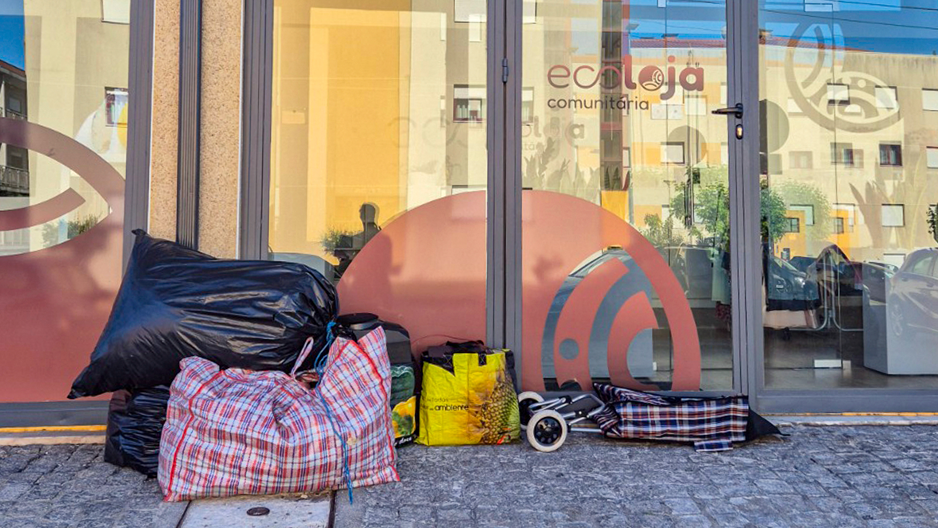 Câmara da Póvoa de Lanhoso apela a maior consciência nas doações à Eco Loja Comunitária