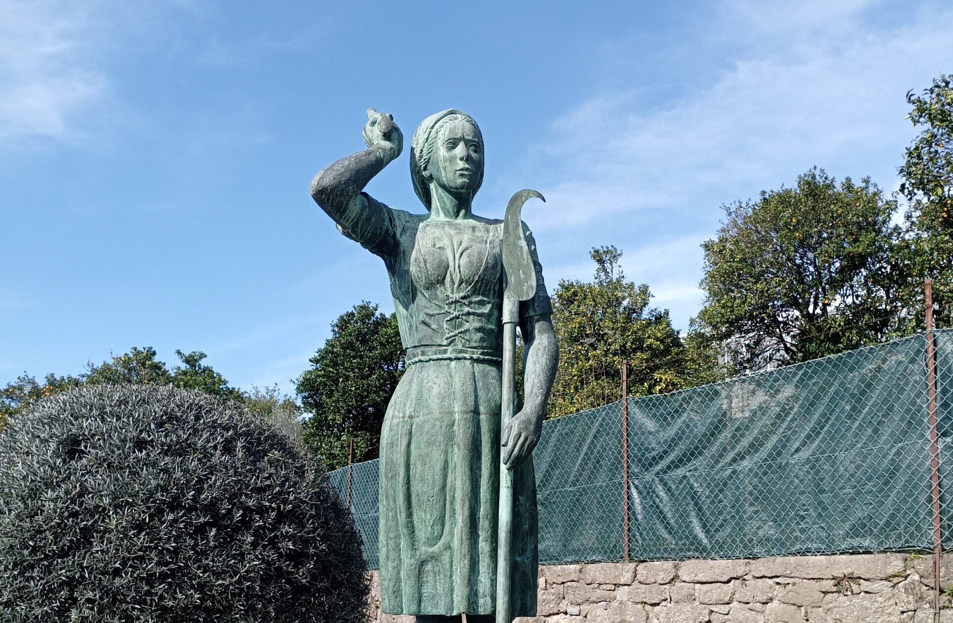 Estátua Maria da Fonte_1978
